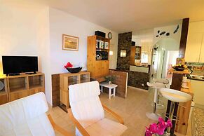 Roses Beach Apartment for 6
