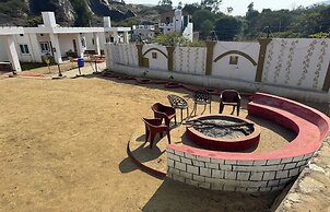 Mahua Monks -Villa Resort Udaipur
