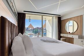 Diamond pyramids hotel