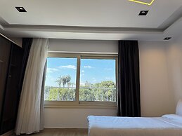 Diamond pyramids hotel