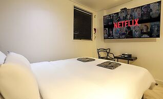 CHESS HOTEL