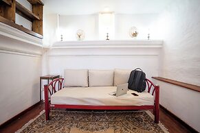 Lead Pods Hostel