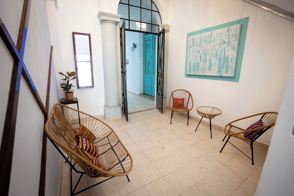 Lead Pods Hostel