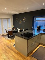 Manchester Retreat With 3 Bedrooms