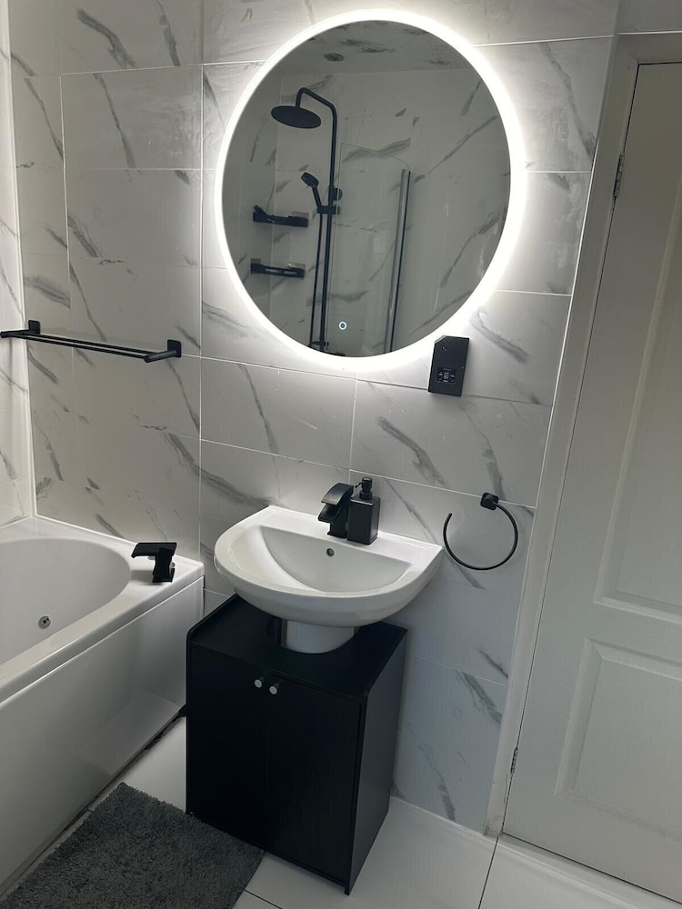 Manchester Retreat With 3 Bedrooms