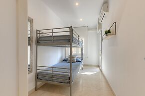 Pretty Apartment With Balcony