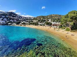 Apartment in Roses Near Canyelles Beach