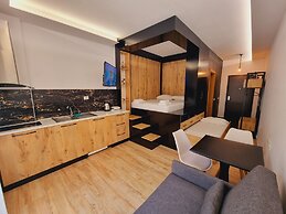 Teo's Deluxe Studios