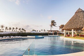 Dream Diamante with Beach Club