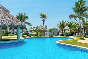 Dream Diamante with Beach Club