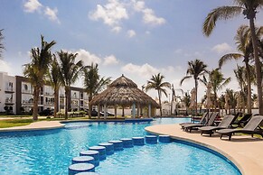 Dream Diamante with Beach Club