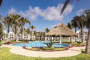 Dream Diamante with Beach Club