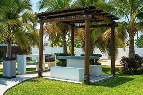 Dream Diamante with Beach Club