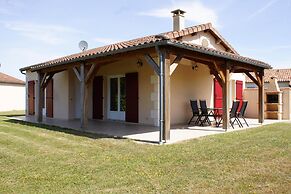 Spacious Villa With Garden and Pool