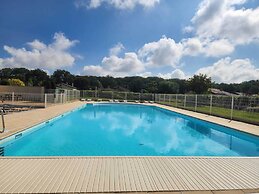 Spacious Villa With Garden and Pool