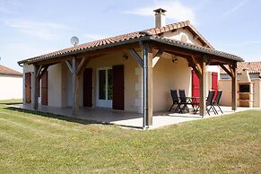 Spacious Villa With Garden and Pool