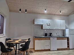 Comfortable Holiday Homes, Swimming Pool, Rewal