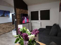 Comfortable Holiday Homes, Swimming Pool, Rewal