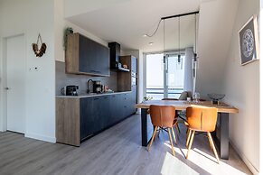 Lush Apartment With Water Views