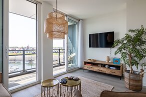Lush Apartment With Water Views