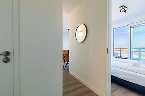 Lush Apartment With Water Views