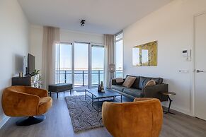 Lush Apartment With Water Views