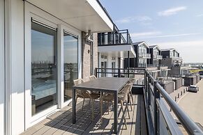 Lush Apartment With Water Views