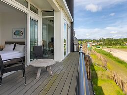 Lush Apartment With Water Views