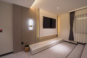 Urban Groove Hotel