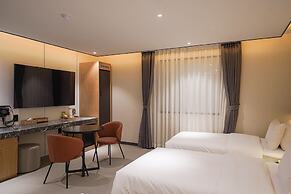 Urban Groove Hotel