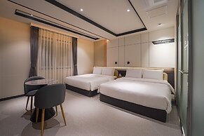 Urban Groove Hotel