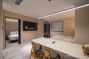 Urban Groove Hotel