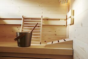 Cosy, Modern Canadian Wooden Chalet