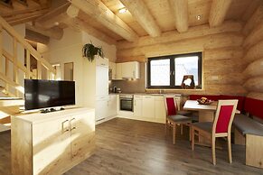 Cosy, Modern Canadian Wooden Chalet