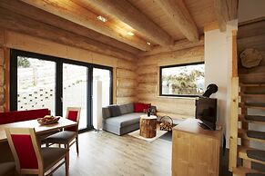 Cosy, Modern Canadian Wooden Chalet