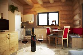 Cosy, Modern Canadian Wooden Chalet