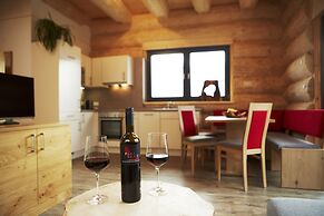 Cosy, Modern Canadian Wooden Chalet