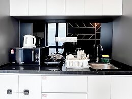 The Luxe by Manhattan Group