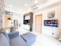 The Luxe by Manhattan Group