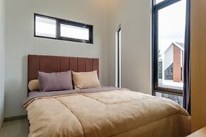 TwoSpaces Living at BSB Villa Maharaja, Malang