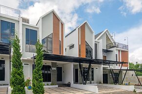 TwoSpaces Living at BSB Villa Maharaja, Malang