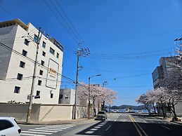 Daisy Hotel