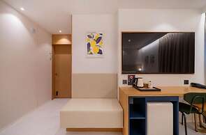 Daisy Hotel
