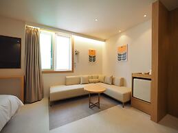 Daisy Hotel