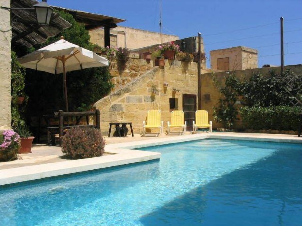 Spacious &comfortable, Traditional Villa- Large Private Pool, Terraces
