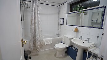 Ground floor Apt Slough by Easy2Manage