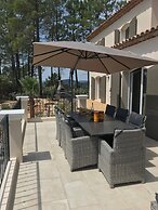 Contemporary Villa With Swimming Pool