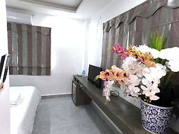 Vang Vieng Rivercube Hotel