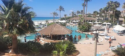 Laguava Resort