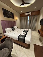 Hotel Regalia Suites